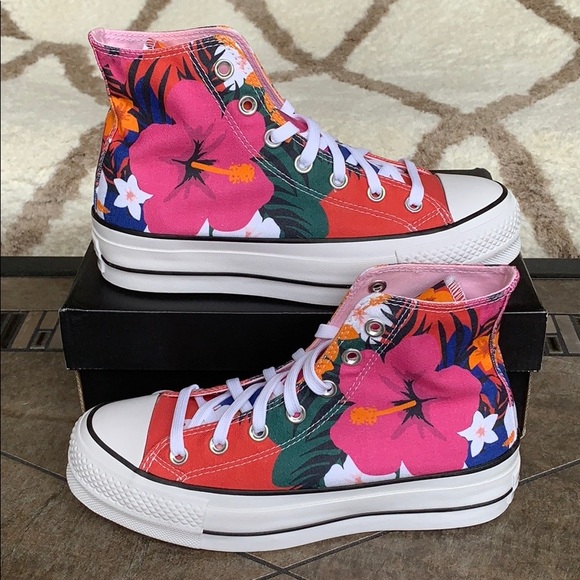 CONVERSE CTAS LIFT HI PLATFORM WMNS - Picture 16 of 16